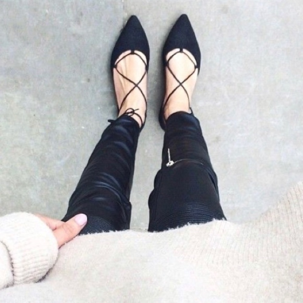 STUART WEITZMAN Gillian Black Suede Lace Up Flats